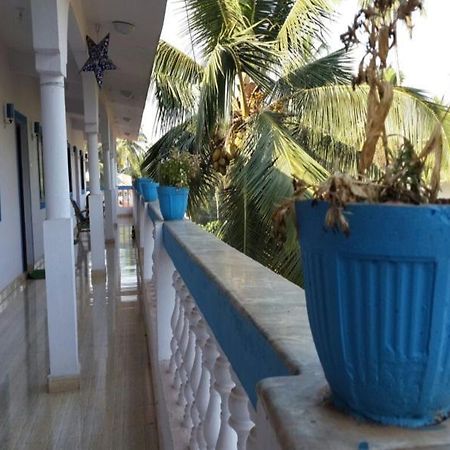 Spot On 61514 Laxmi Guest House Morjim Exterior foto